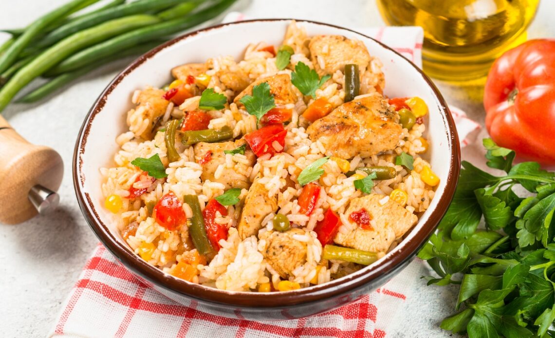 Recetas hispanas: ¿cómo hacer el arroz con pollo hispano perfecto?